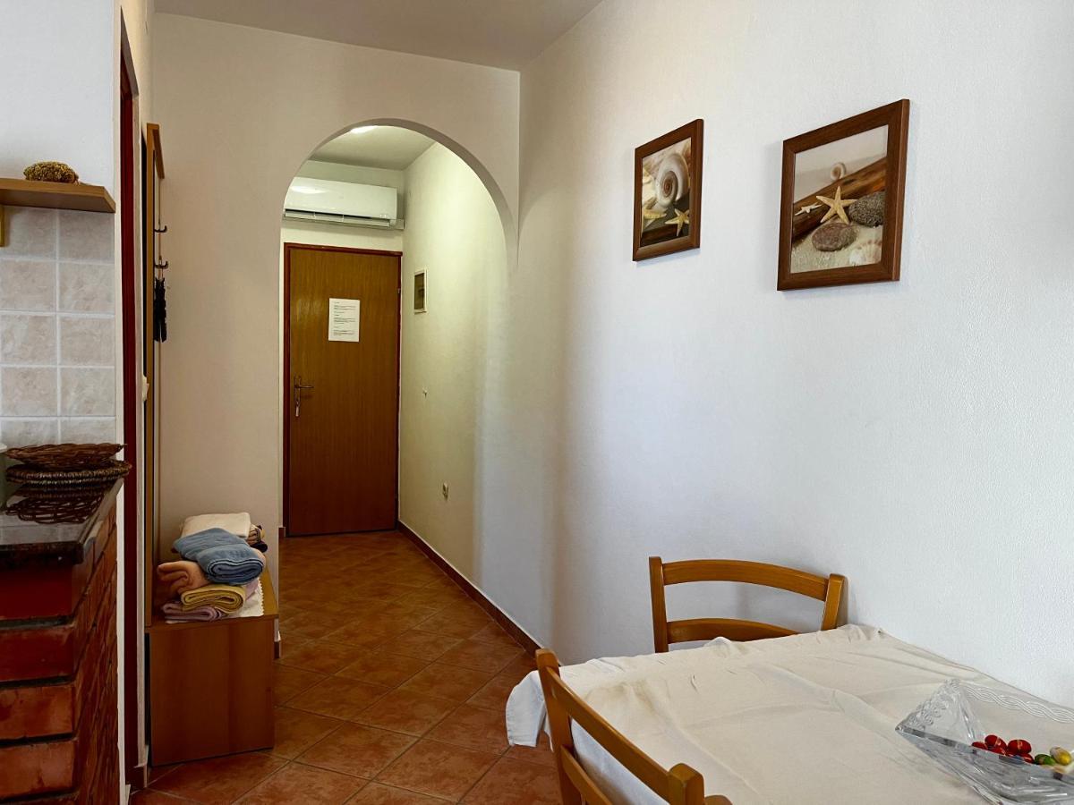 Apartments Maricic Banjol Εξωτερικό φωτογραφία