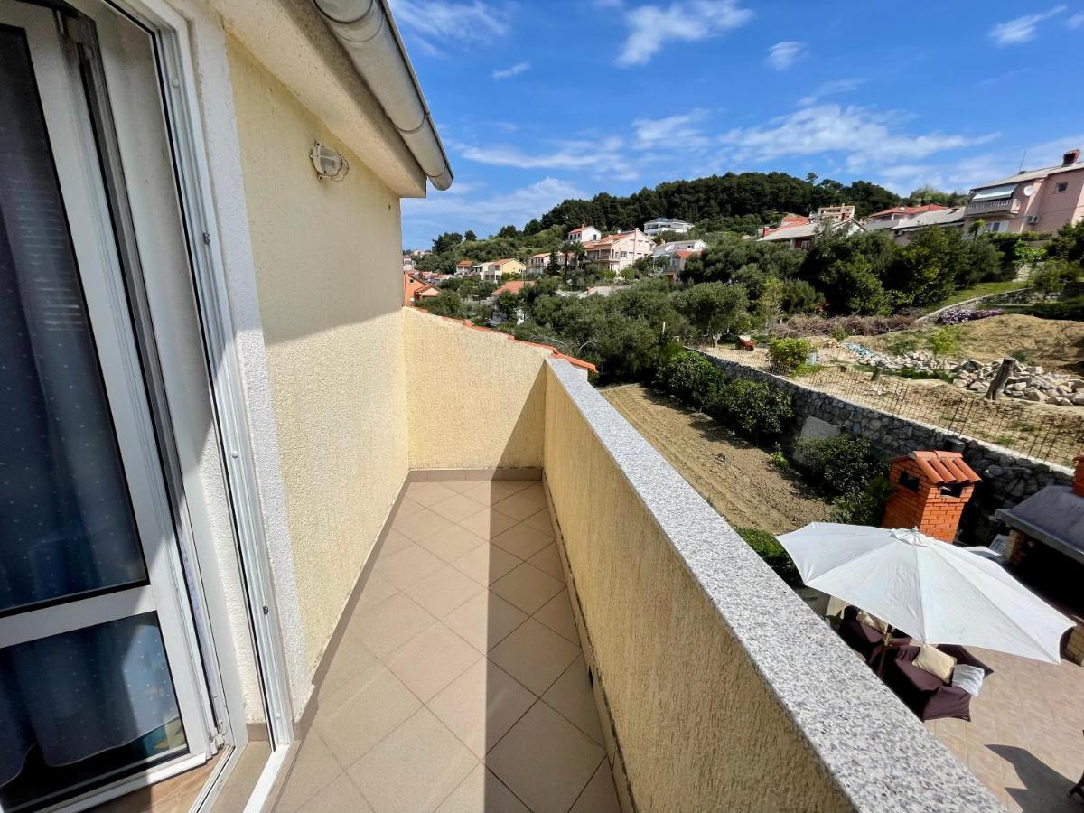 Apartments Maricic Banjol Εξωτερικό φωτογραφία
