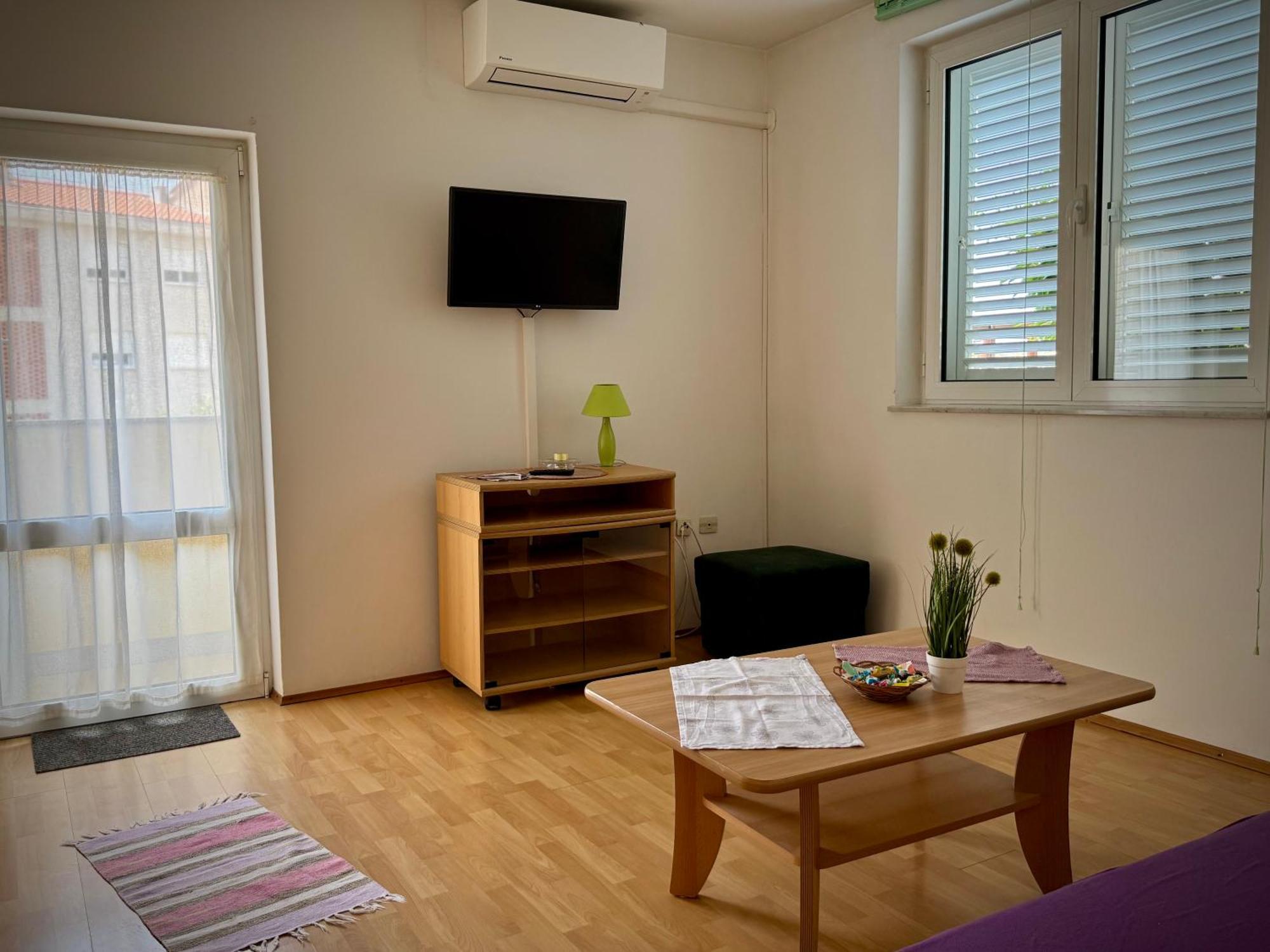 Apartments Maricic Banjol Εξωτερικό φωτογραφία